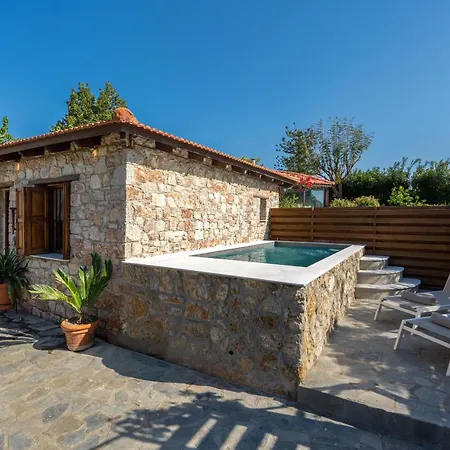 Ariadni Apartment *